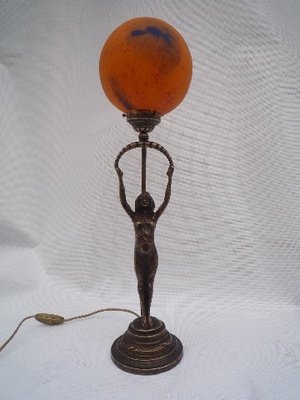 Lampe Venus Kugel 17. Höhe 60 cm. Feste Messing und Glaspaste - Lampen
