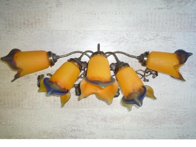 Wandleuchte Nymphea Glaspaste mit fünf Schattierungen Tulpe lange Spitze gelb Farbe Ocker blau