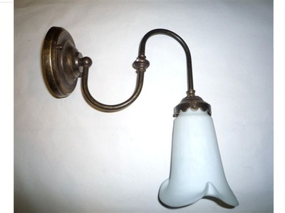 Wandleuchte Pivot Glaspaste mit einer Tulpe Lampenschirm lange weiße Farbe ohne Spitze